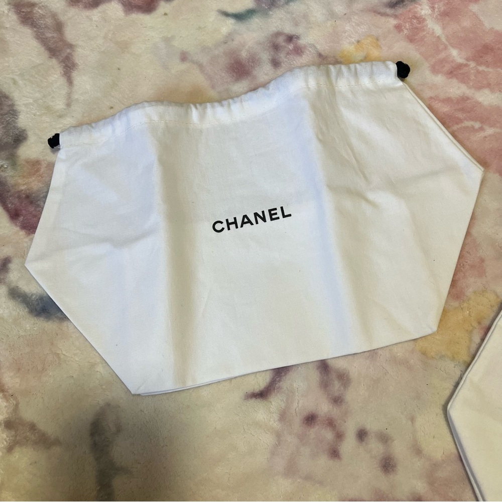 BRAND NEW CHANEL White Dust Bag with Black Drawstring x 2 - Picture 3 of 4